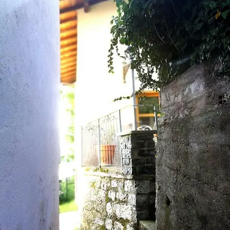 Rustico Vista Lago Apartment